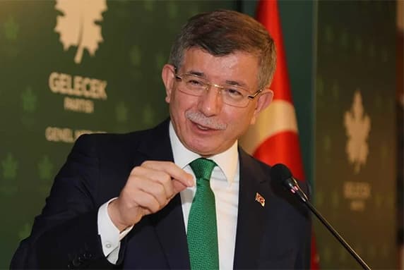 Ahmet Davutoğlu’na ‘cumhurbaşkanına hakaret’ soruşturması