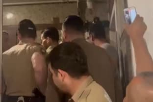 CHP'li Murat Emir duyurdu: Butlan ekibi CHP Ankara İl Başkanlığı'na polisle girdi